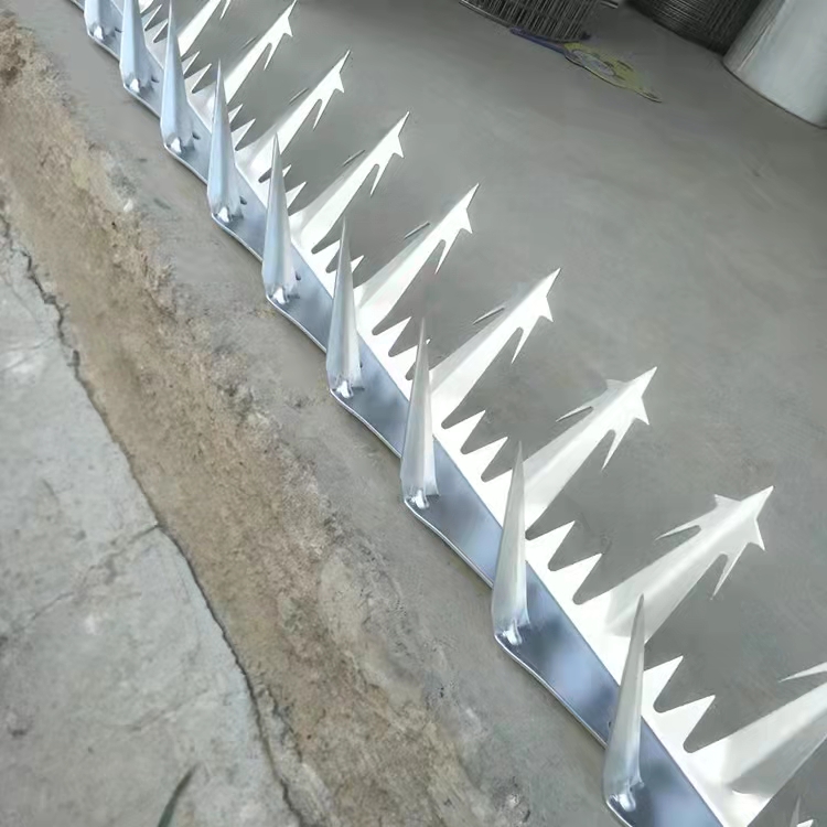wall spike strip 