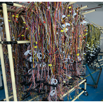Another batch of gaming console wiring harnesses customized according to customer needs has officially gone into production by Suyi Electronics.