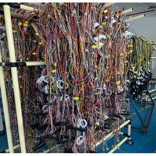 Another batch of gaming console wiring harnesses customized according to customer needs has officially gone into production by Suyi Electronics.