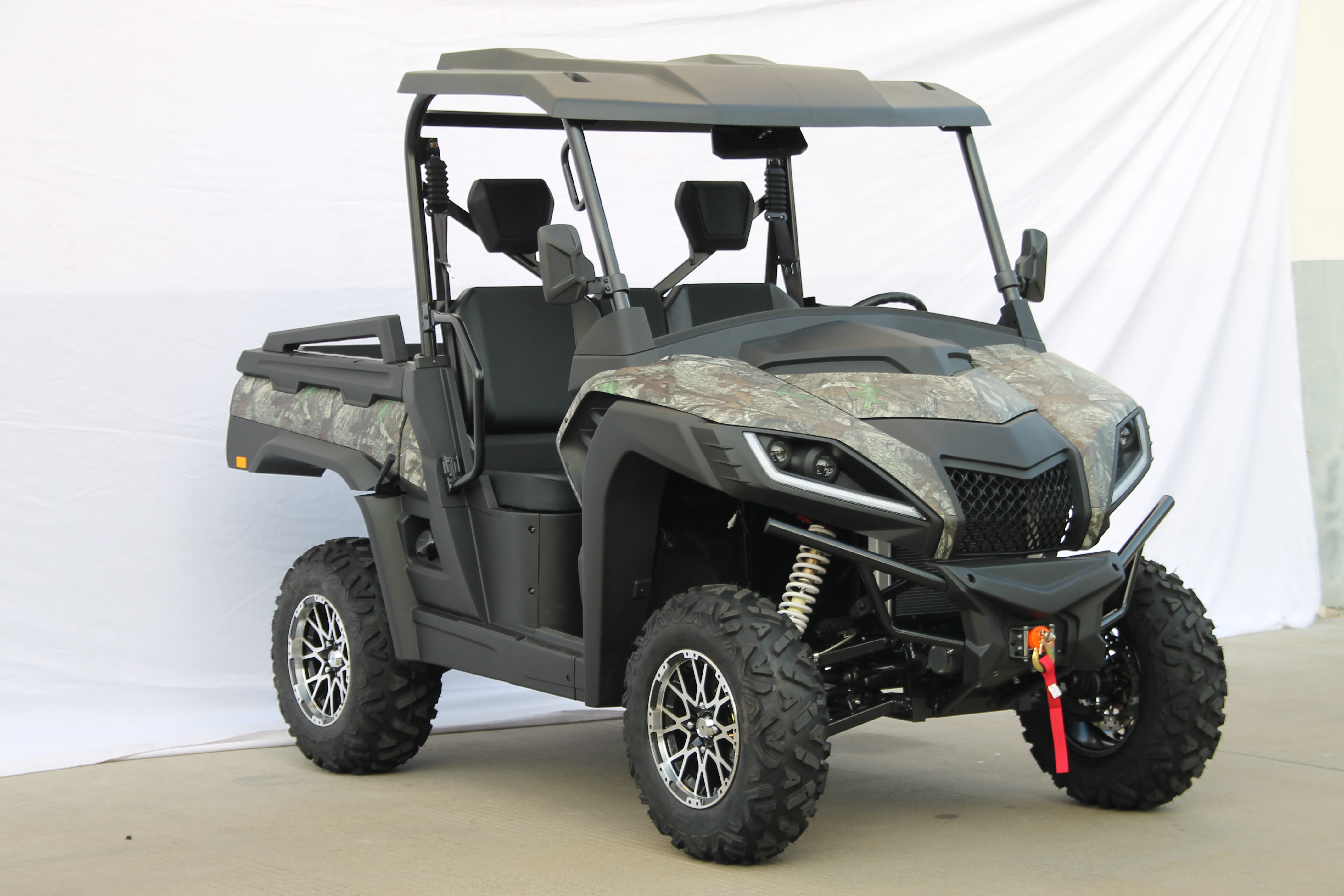 XY500U Orange UTV Drive durch die Felder 3