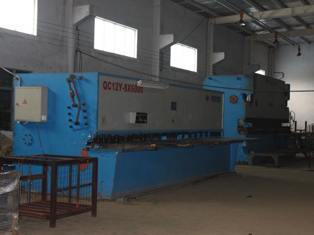 Metal processing machine