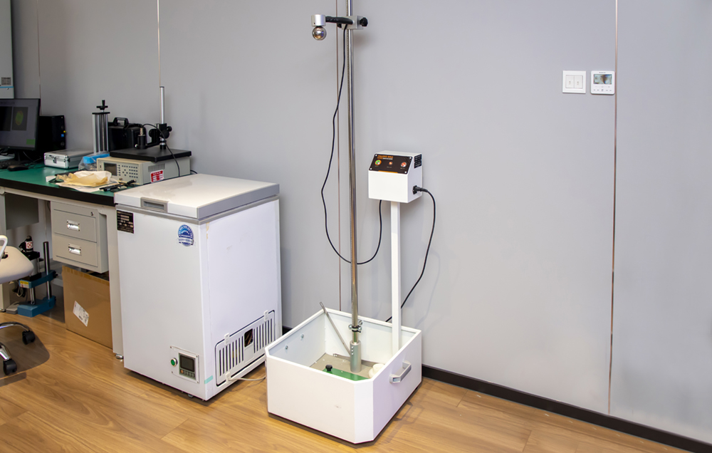 Ball impact testing machine, high and low temperature testing chamber