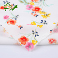 Dernière design 120d * 30s Tissu de crêpe à viscose de rayonne tissée florale pour les femmes Garment1