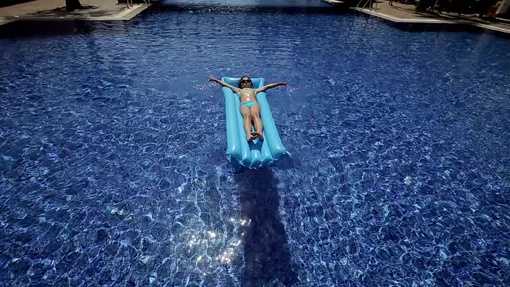 Opblaasbare Blue Pool Loungers_video