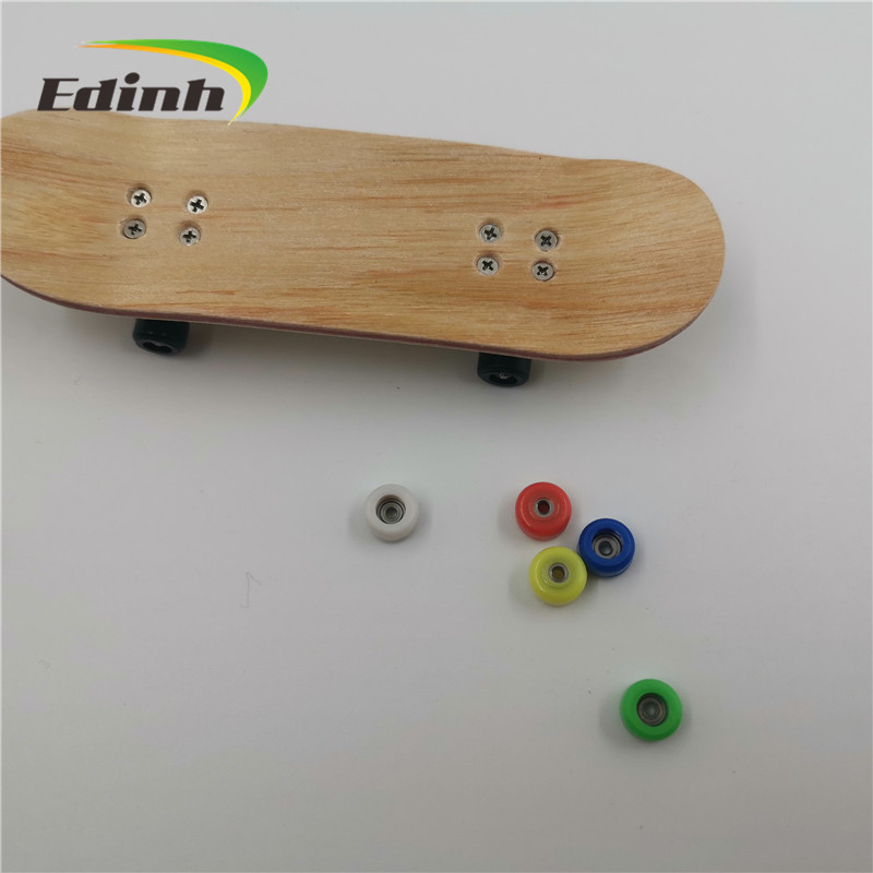 Mini Finger Skateboard Wooden Finger Board Bearings