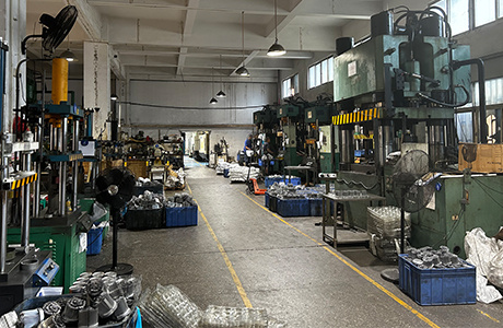 What are the advantages and performance of hydraulic press for forgin