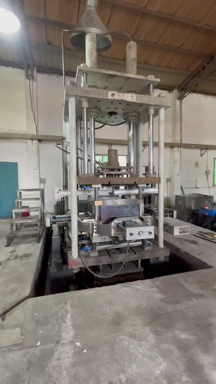 Gravity casting machine