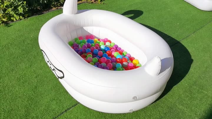 Uppblåsbara PVC-pool med svandesign