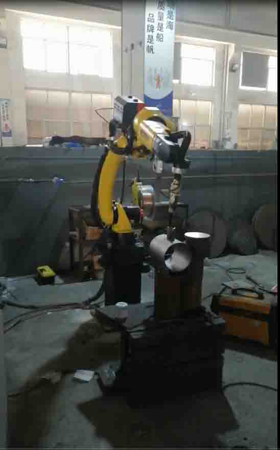 Manipulator welding for fully welded ball valve