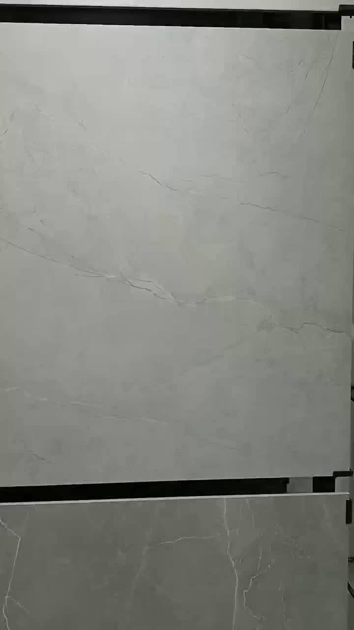 Carreau de marbre poli gris clair 1000x1000mm