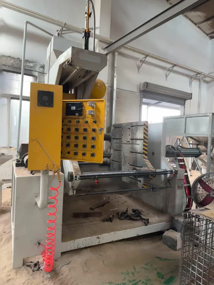 Sand core machine