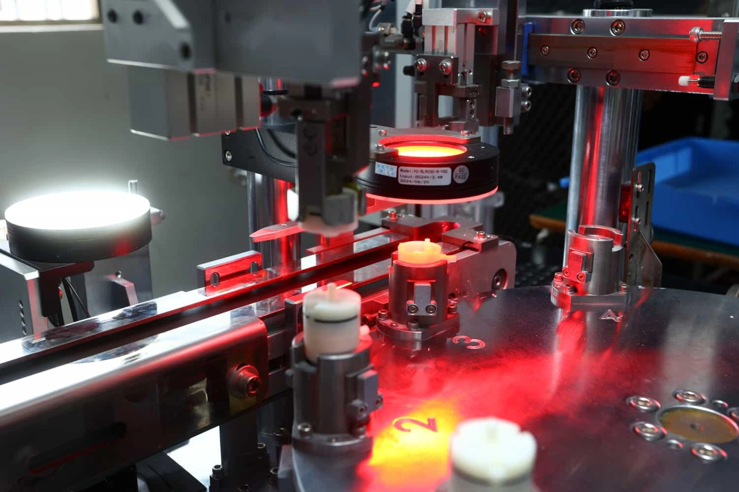 Dual-Station Visual Inspection & Conveyor Sorting for Miniature Air Pumps