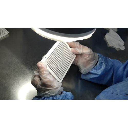 Proceso de fabricación de placas de PCR