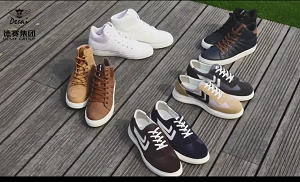 4 sapatos de golfe e sneaker