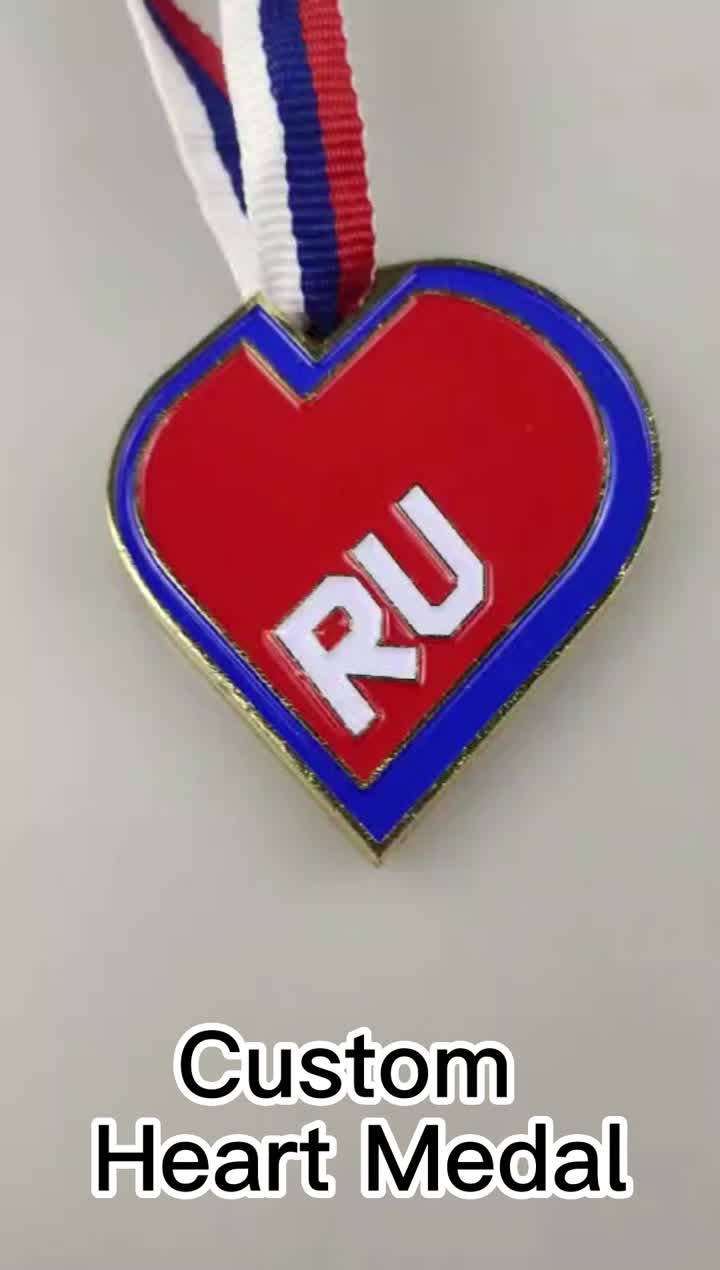Medalha de forma de coração personalizada