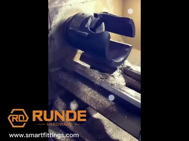 turning the big size bronze tee