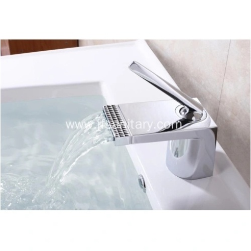 Transforming Bathing Spaces: Innovations in Shower Heads, Wall-Mounted Taps, and Chrome Basin Faucets