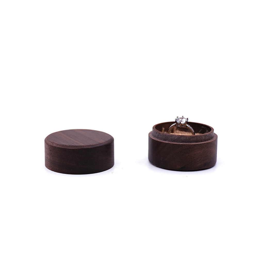 Boîte à bagues en bois de noyer Boîte à bijoux en bois Walnut Wooden Ring Box Wood Jewelry Ring Packing Box Wooden Craft Box