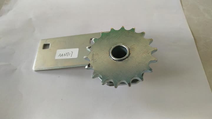 AA37717 Planter insecticide drive sprocket