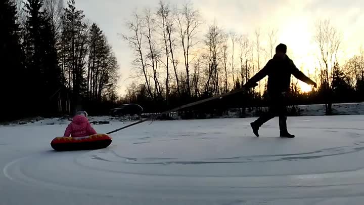 Snörör vinter Uppblåsbar skidcirkel med handtag Hållbara barn Vuxen snörör Skidåkning Tjockad flytande släde Tank Snödleksak