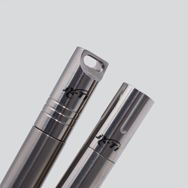 cápsula de titanio titanium capsule