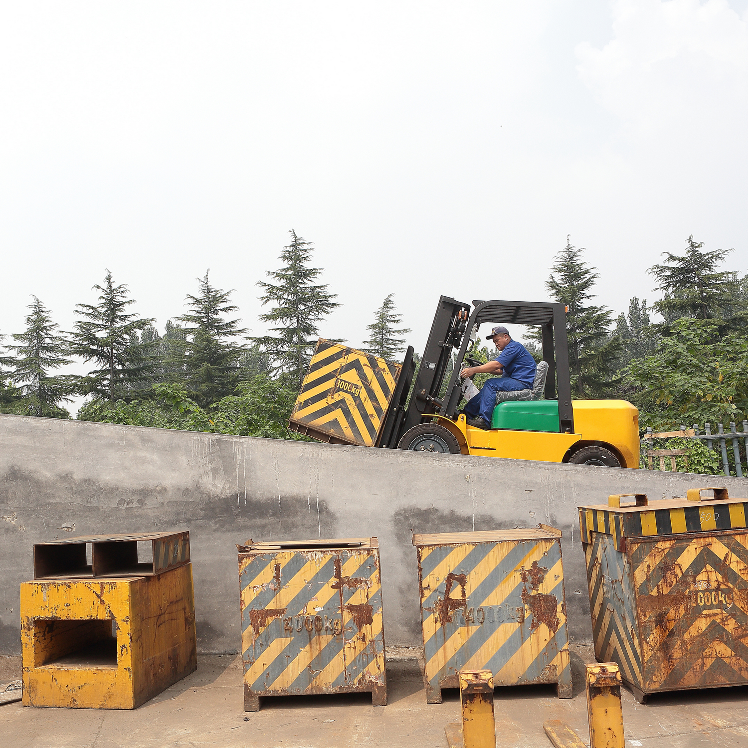 3 tan forklift dengan enjin Isuzu