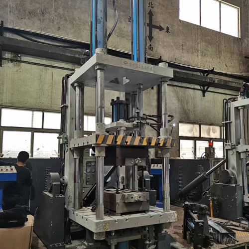 The structure and functions of gravity casting machines