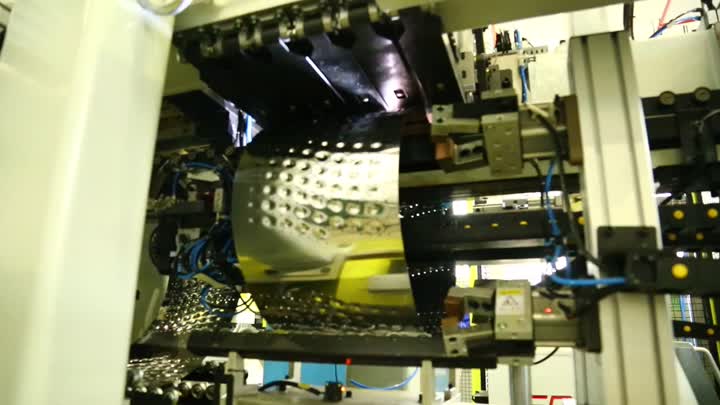 Soldadura por plasma de la línea de producción automática del tambor 1.08M51.2MB.mp4