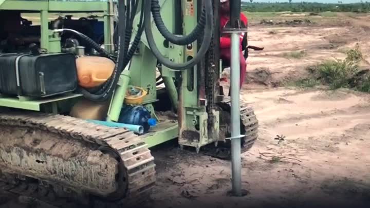 Instalación de tornillo de tierra de brida