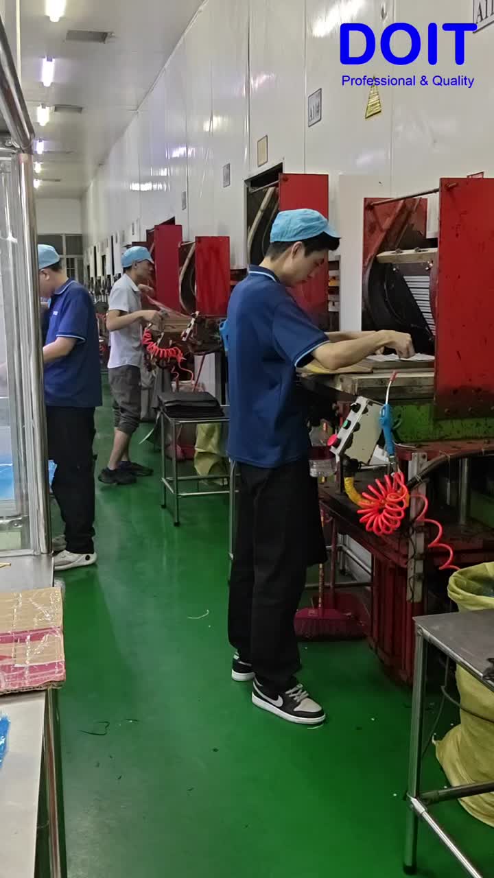 Rubber material pressing and molding