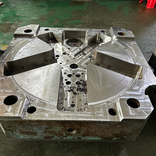 What is the process flow of stamping dies?