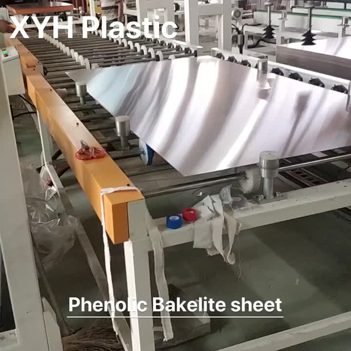 Produção de folha de baquelite fenólica