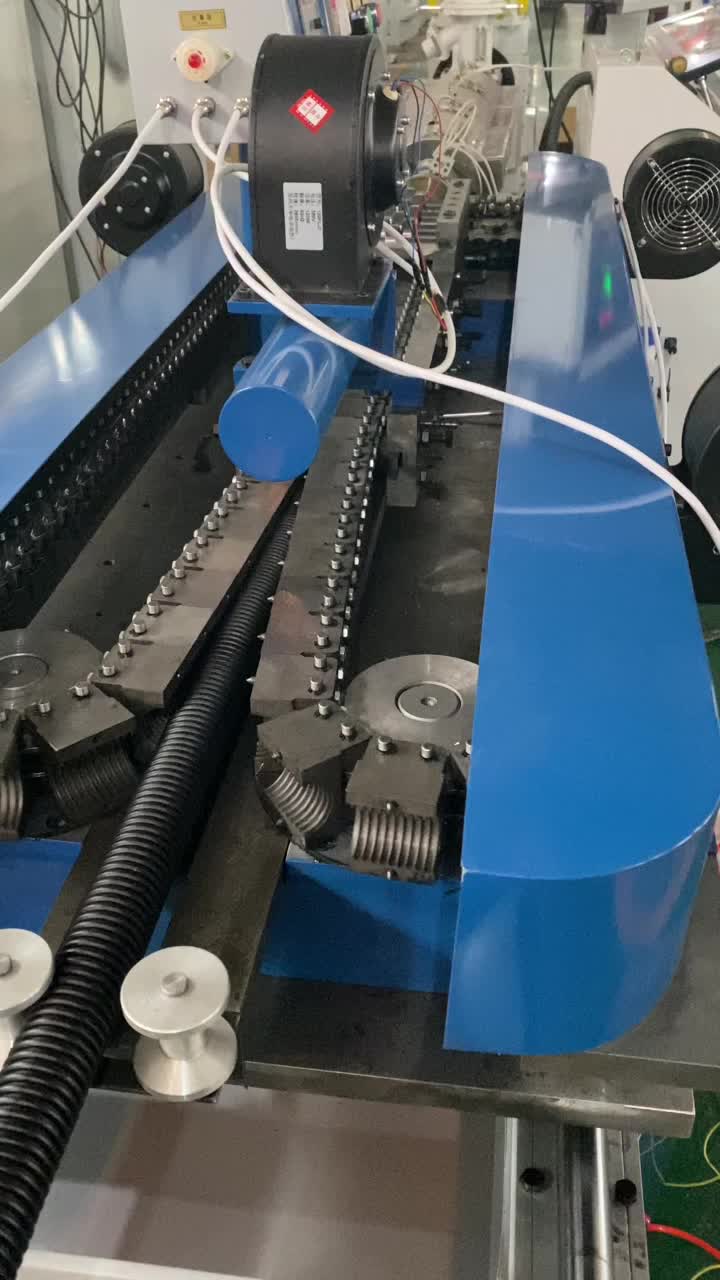 corrugated machine.mp4