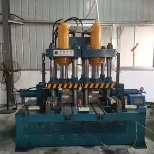 What are the common causes of oil leakage in Hydraulic Press Machine?