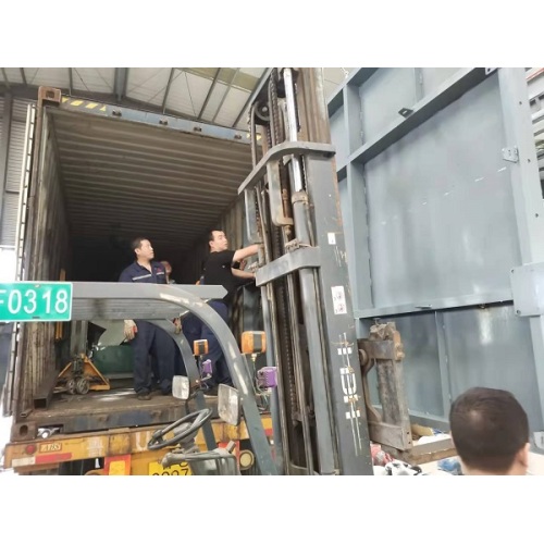 Deliver activated carbon crushing and screening equipment to Indonesian customers as promised