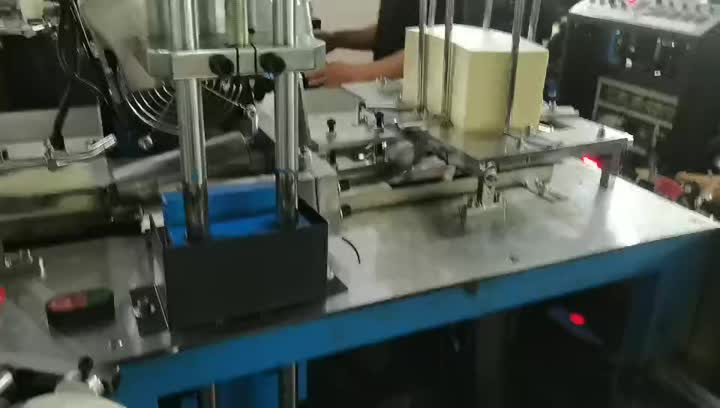 Máquina de vasos de papel