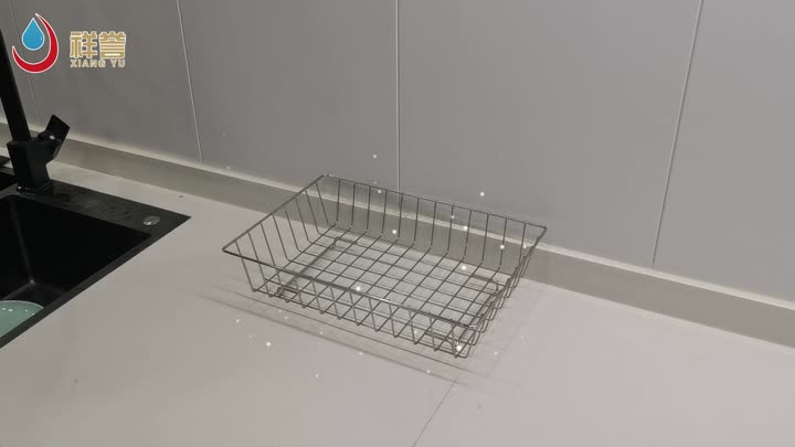 An iron chrome dish rack 1221