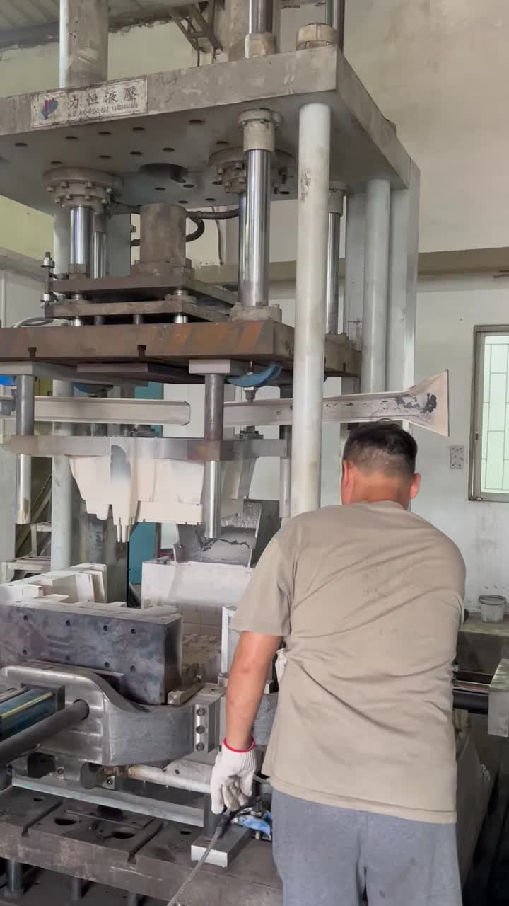 Gravity Casting Trial Mold Preparation - Spray Coating