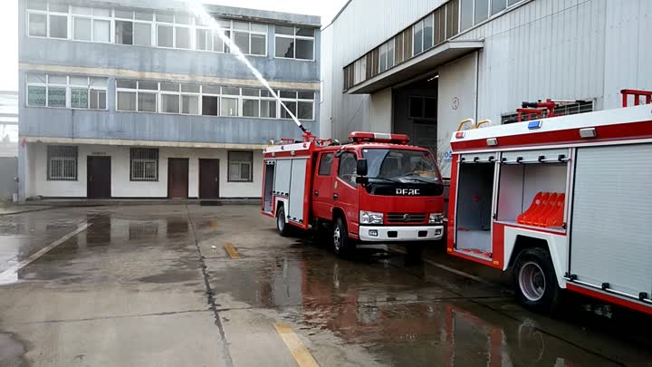 Camión de bomberos DFAC de 5cbm.mp4