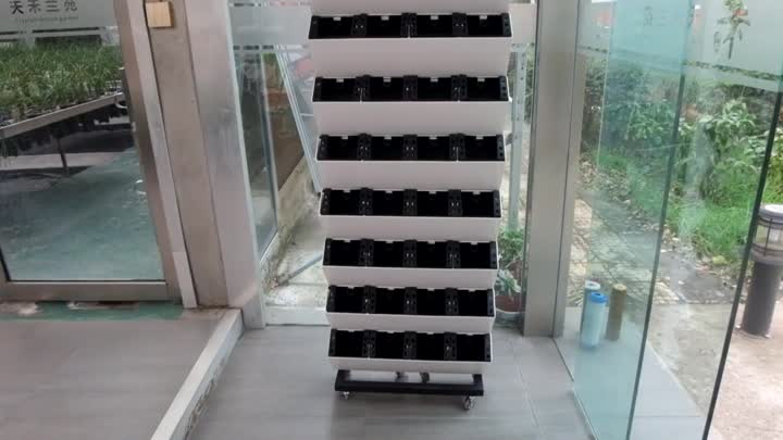 Vertical hydroponics