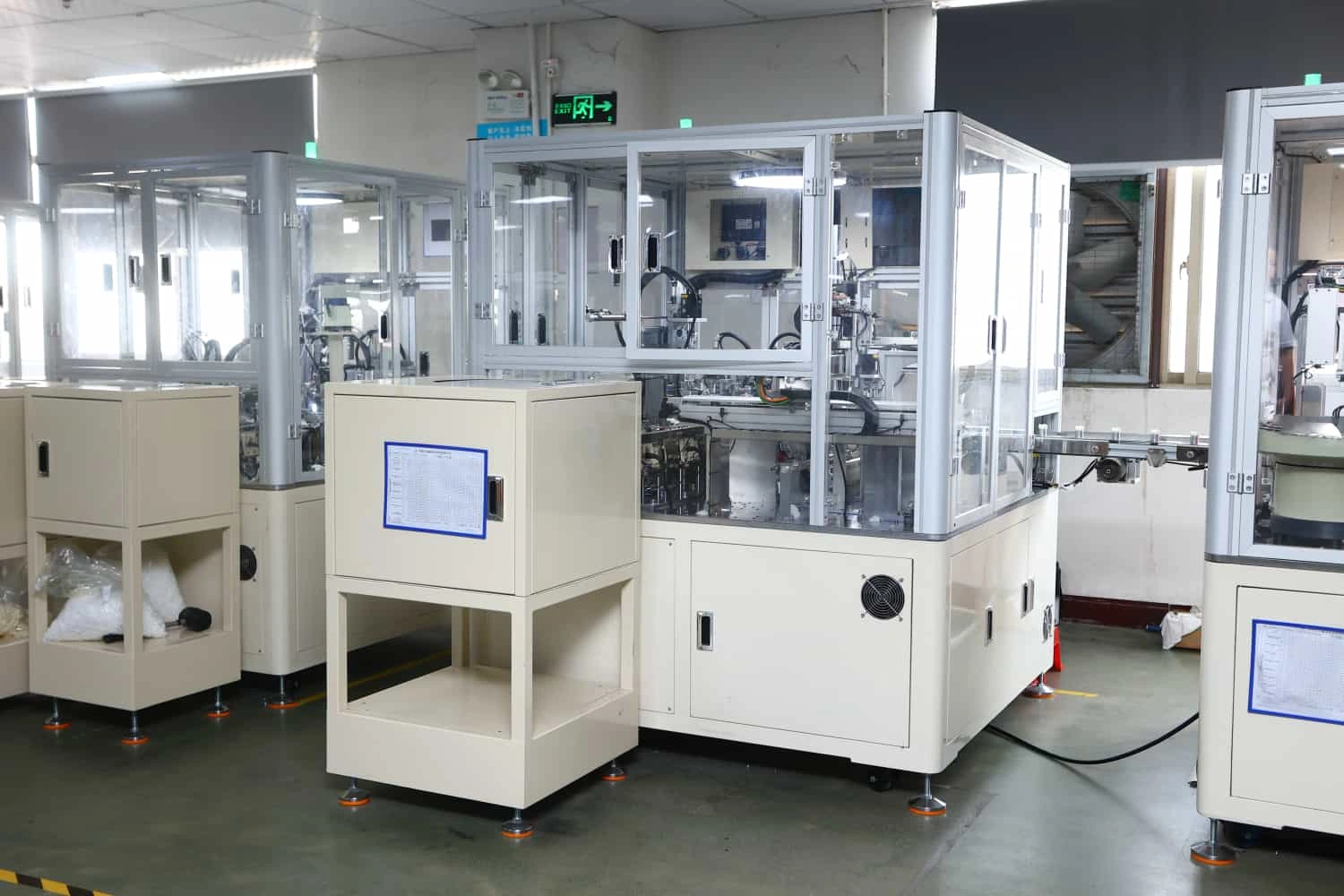 Fully automated production line for miniature air pumps