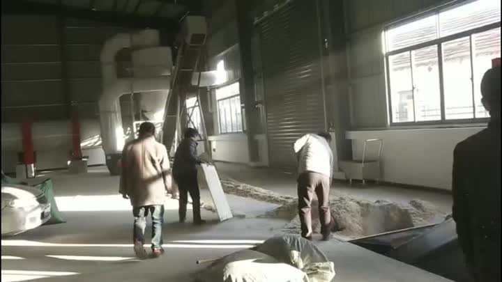 wood sawdust pellet machine.mp4