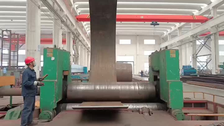 32mm thick Q345R plate rolling operation video