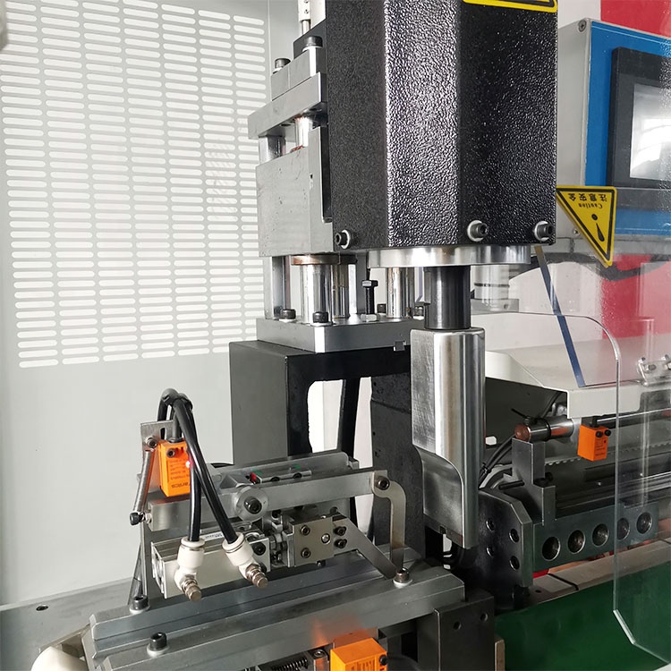 zipper injection machine