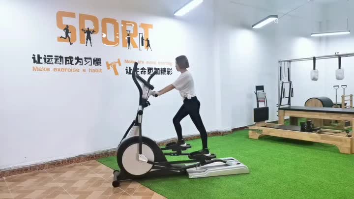 Bicicleta elíptica Ganas para gimnasio