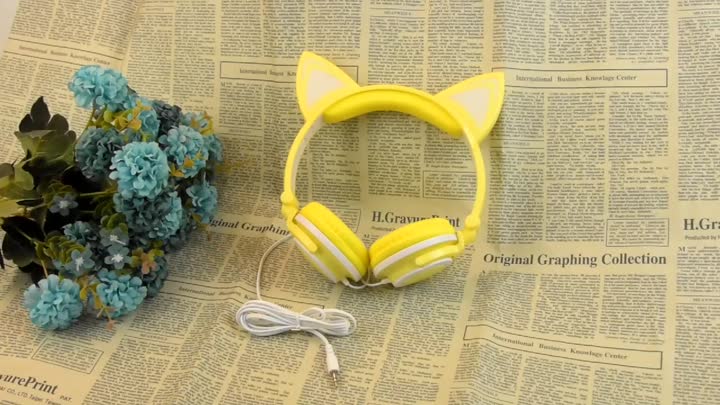 Fones de ouvido gato amarelo (1) .mp4