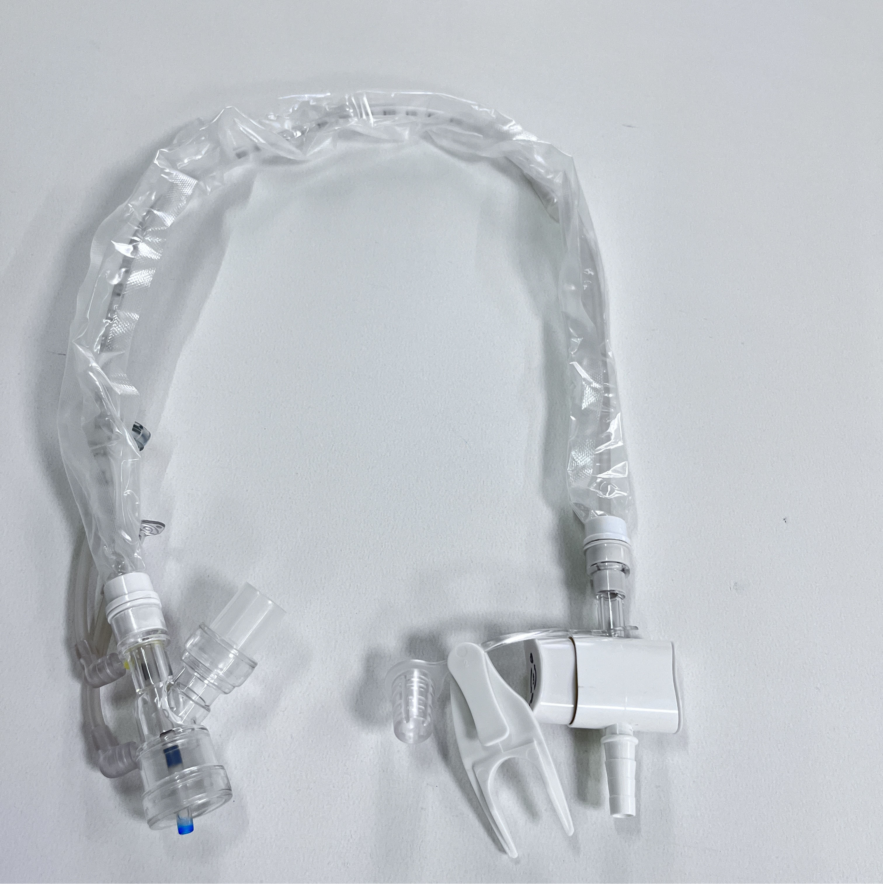 CLOSED SUCTION CATHETER