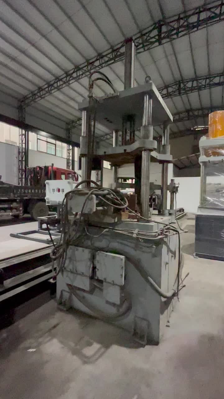 Low pressure casting machine