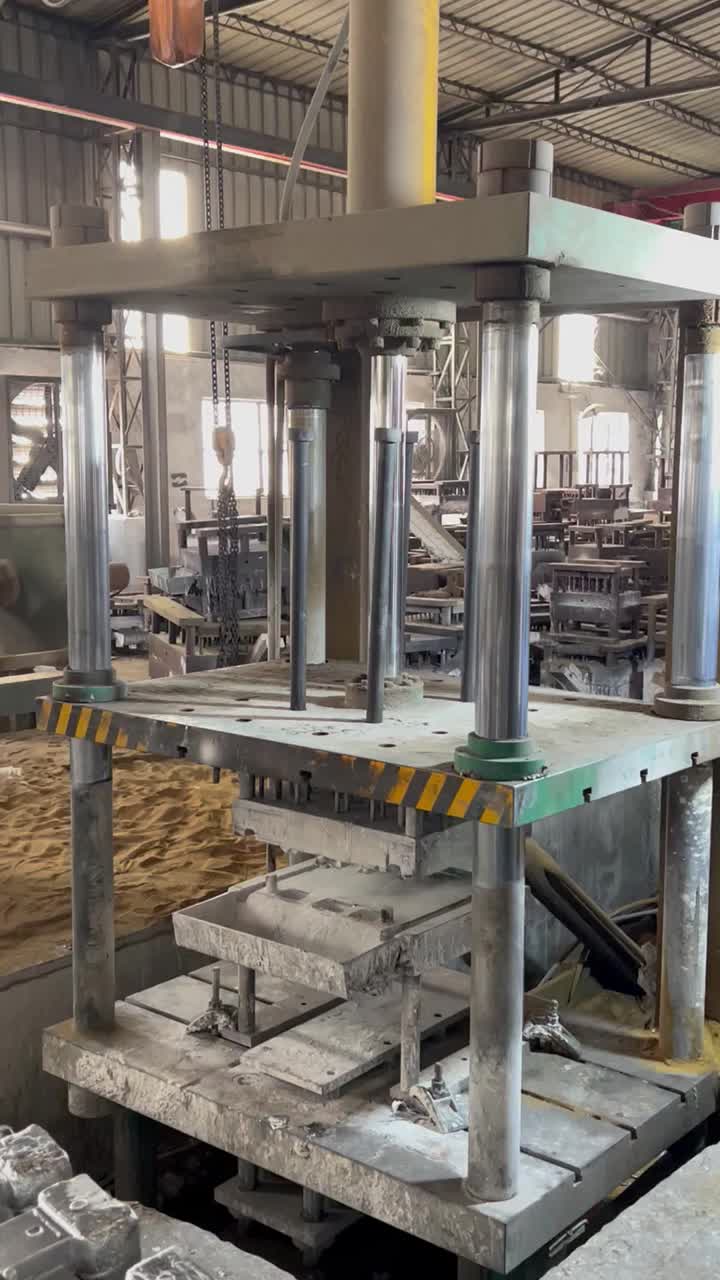 Gravity Casting-Mold Opening