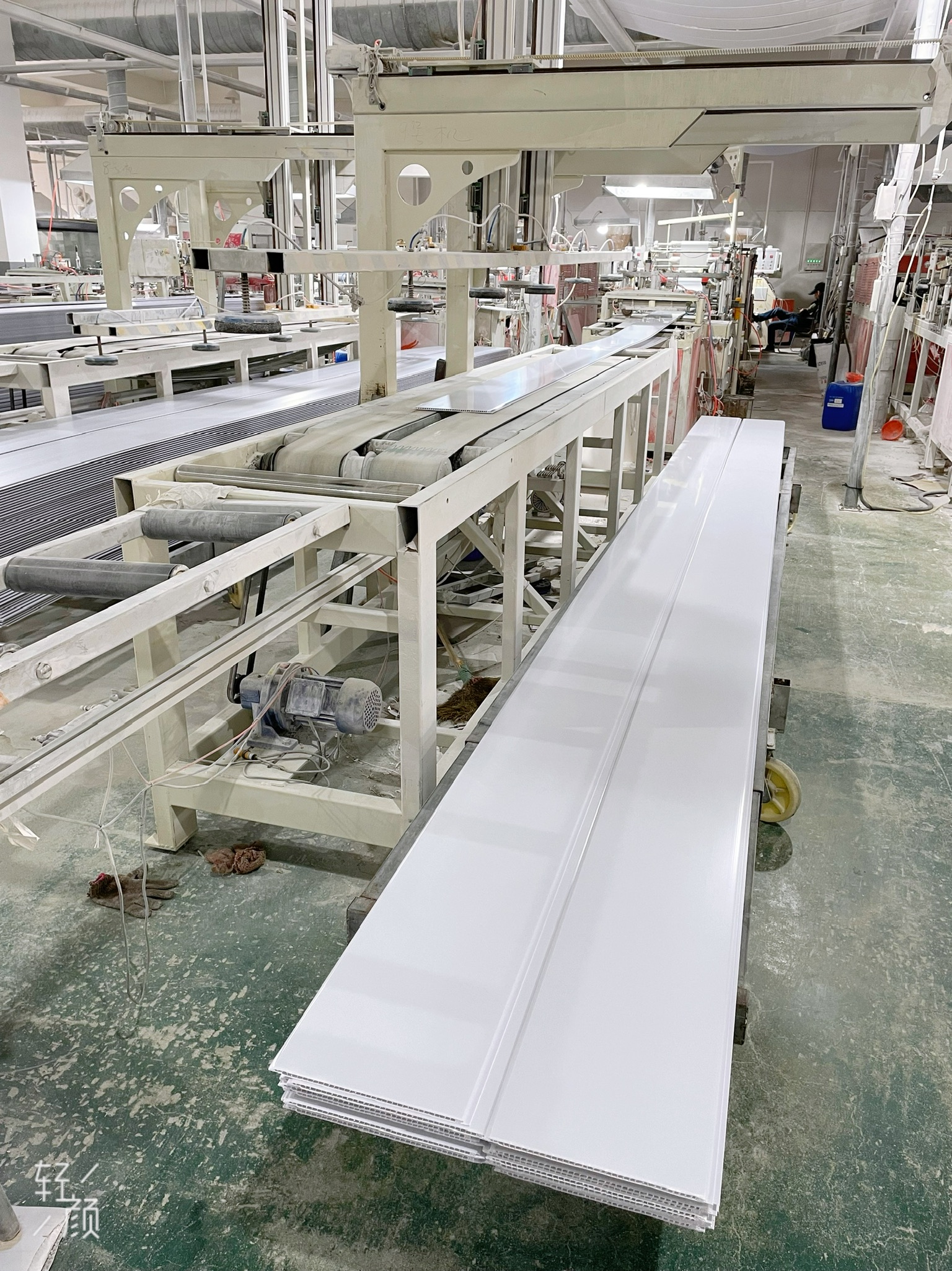 Gypsum laminado de PVC de alta calidad 2x4 Panel de techo Techo de PVC Cielo Sheet Tiles